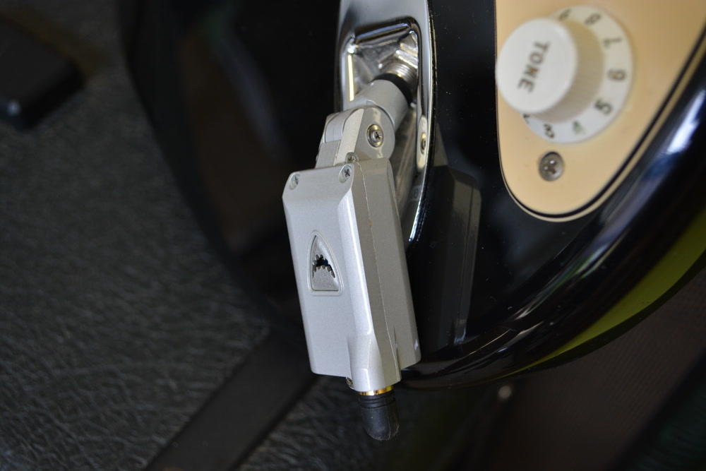 Classic Wireless Guitar transmitter in Fender Stratocaster